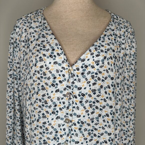 Garnet Hill Women's Easy Crêpe Button-Up Floral and Leaf Print Blouse Size XL - Picture 4 of 9